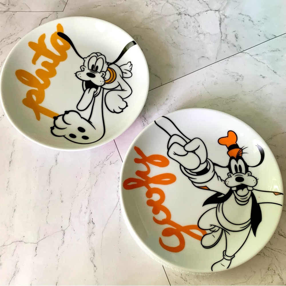 Disney Mickey Mouse & Friends ceramic 6 IN Appetizer Plates - Picture 4 of 5